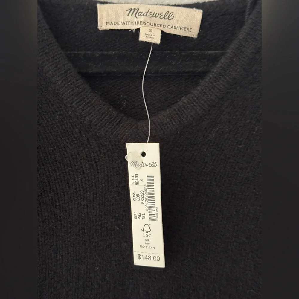 Madewell (Re)sourced Cashmere Allendale Hoodie
Sweater - Picture 3 of 5